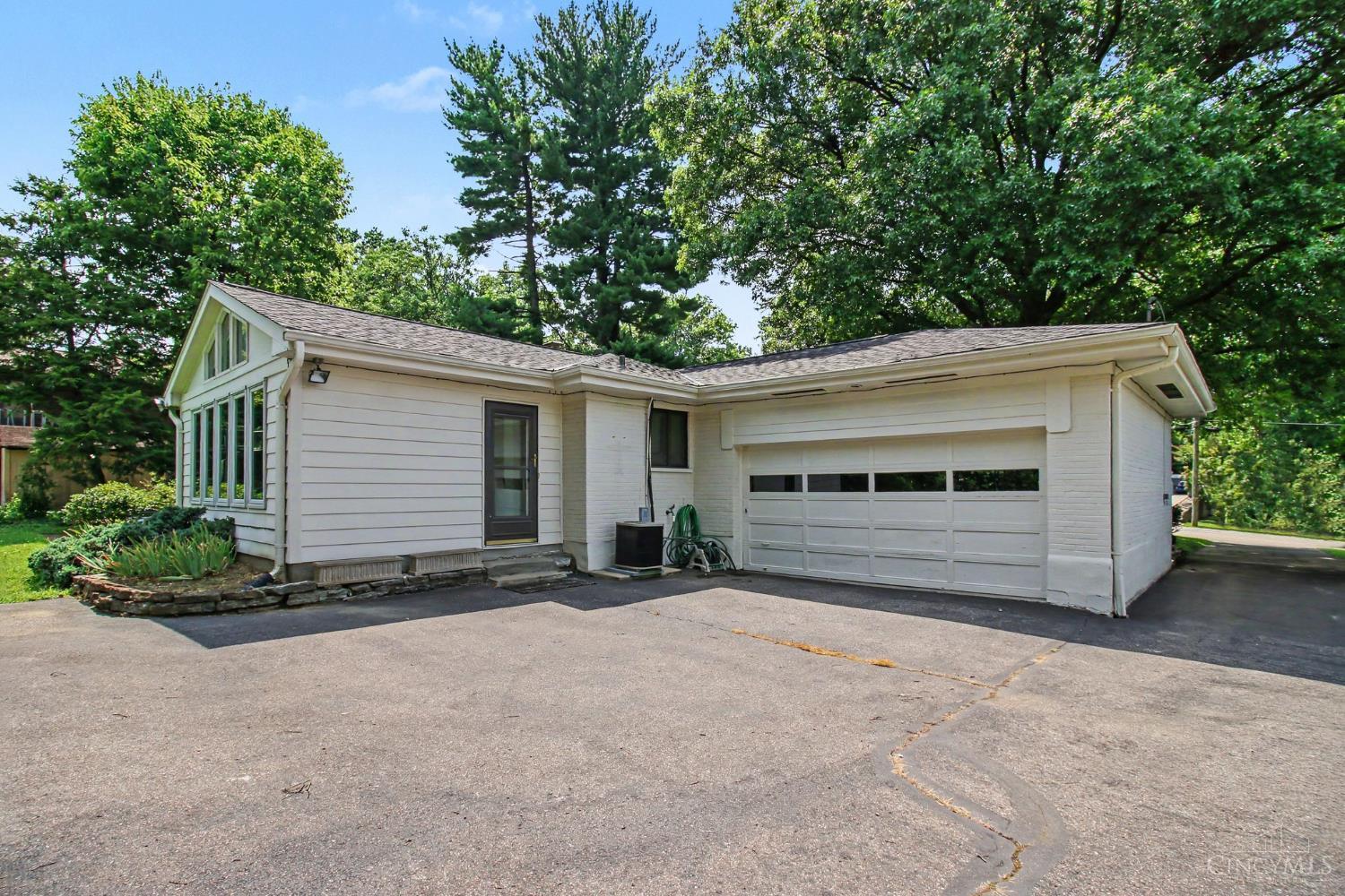 8590 Lynnehaven Drive, Amberley, OH, 45236