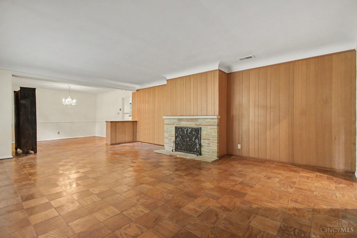 8590 Lynnehaven Drive, Amberley, OH, 45236