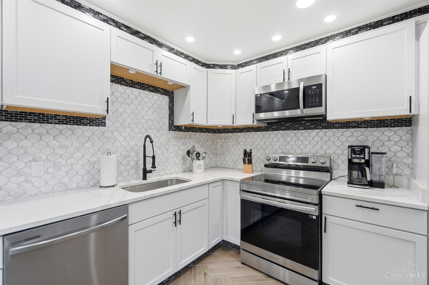 Photo 4 of Sale Pending at 5216 Stirrup Ct, West Chester, OH 45069 | MLS# 1889259 | Listing updated on 2026-09-17