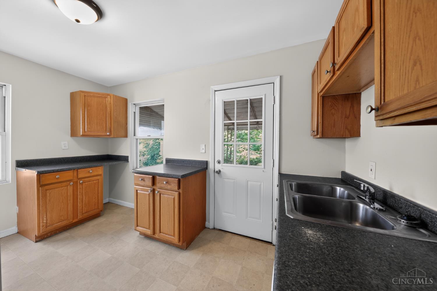 1911 Ashbrook Drive, Cincinnati, OH, 45238 — photo 14