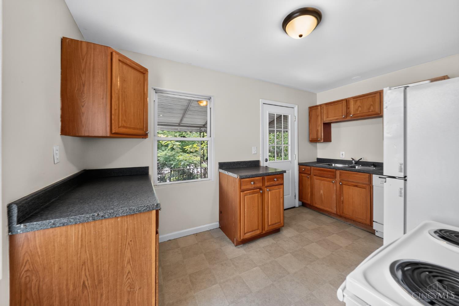1911 Ashbrook Drive, Cincinnati, OH, 45238 — photo 11