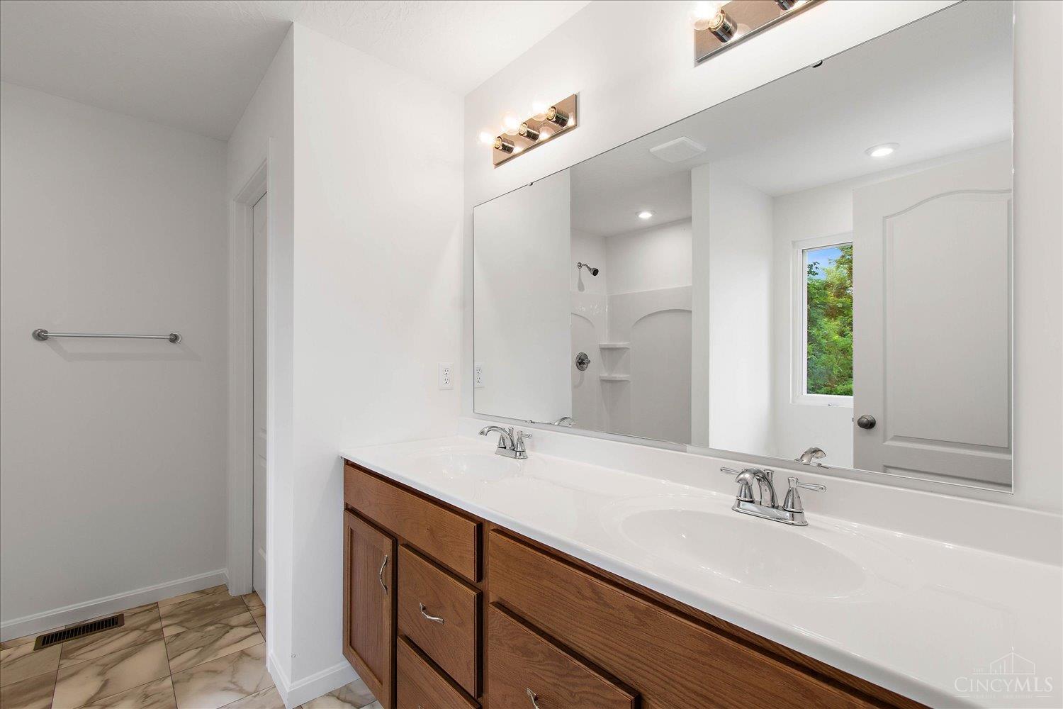 1185 Buxton Oaks Drive, Union Twp, OH, 45102 — photo 18