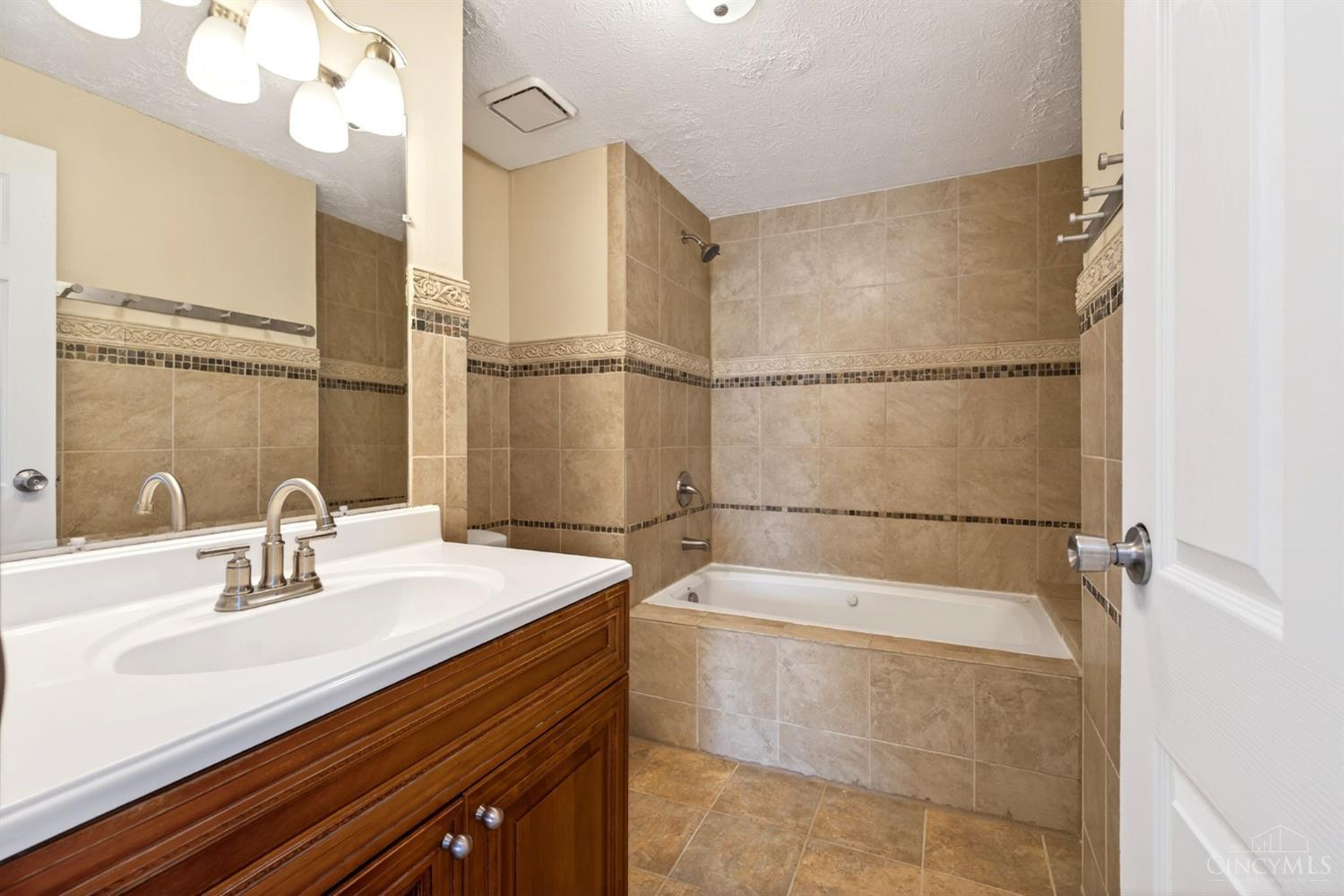 6978 Fallen Oaks Drive, Deerfield Twp., OH, 45040 — photo 30
