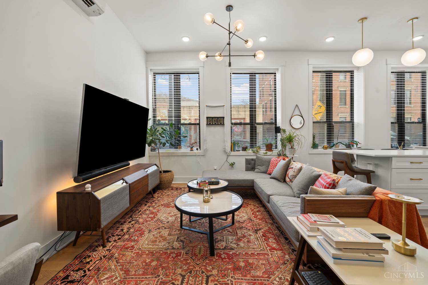 1909 Race Street Unit: 1