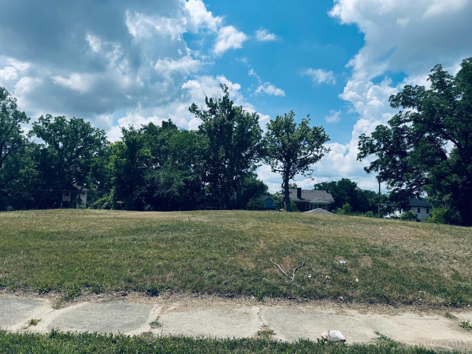 1st image of 818 Lexington Ave, Dayton, OH 45402 | MLS# 1889470