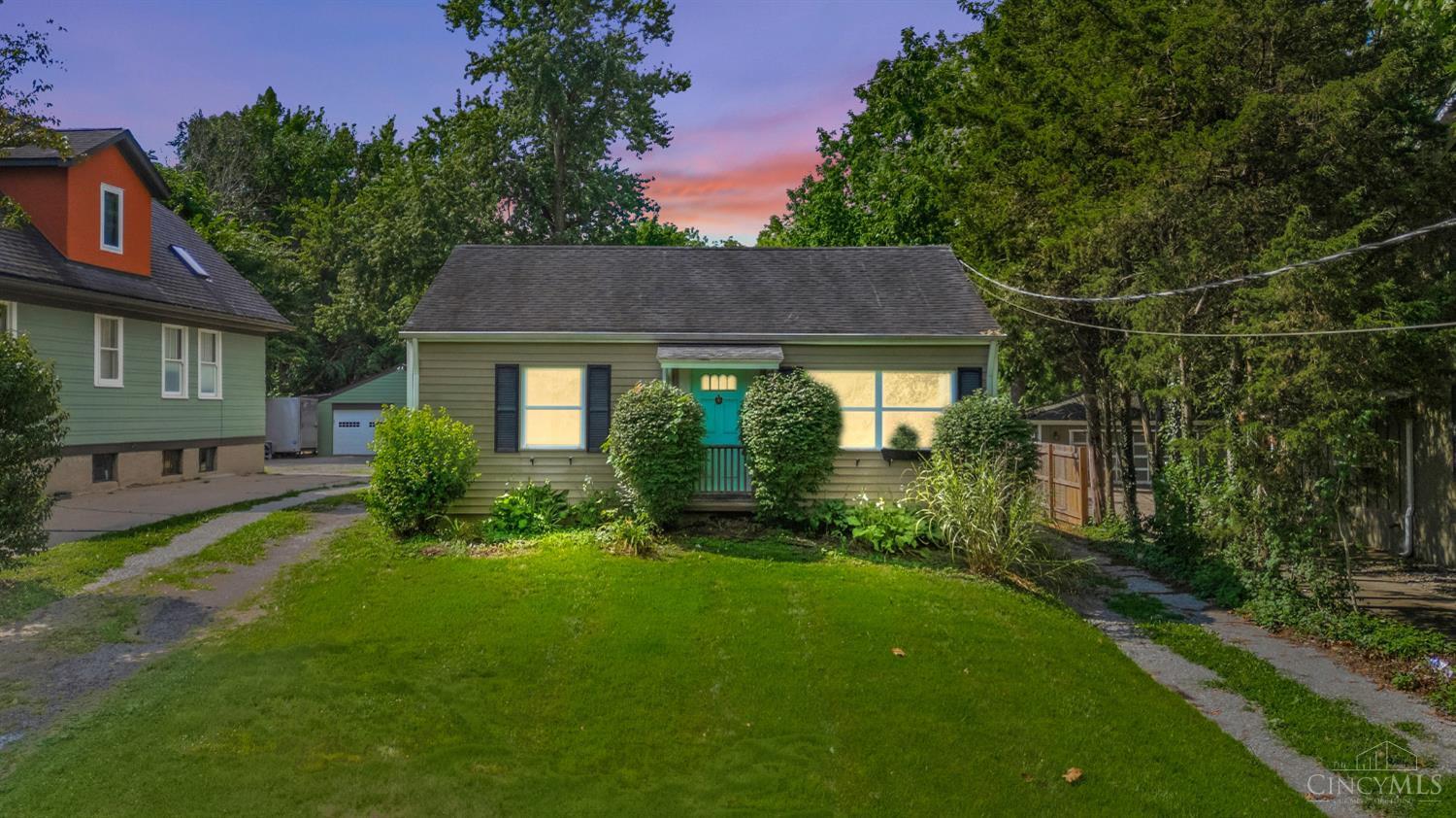 1st image of 481 E Sharon Rd, Glendale, OH 45246 | MLS# 1888581