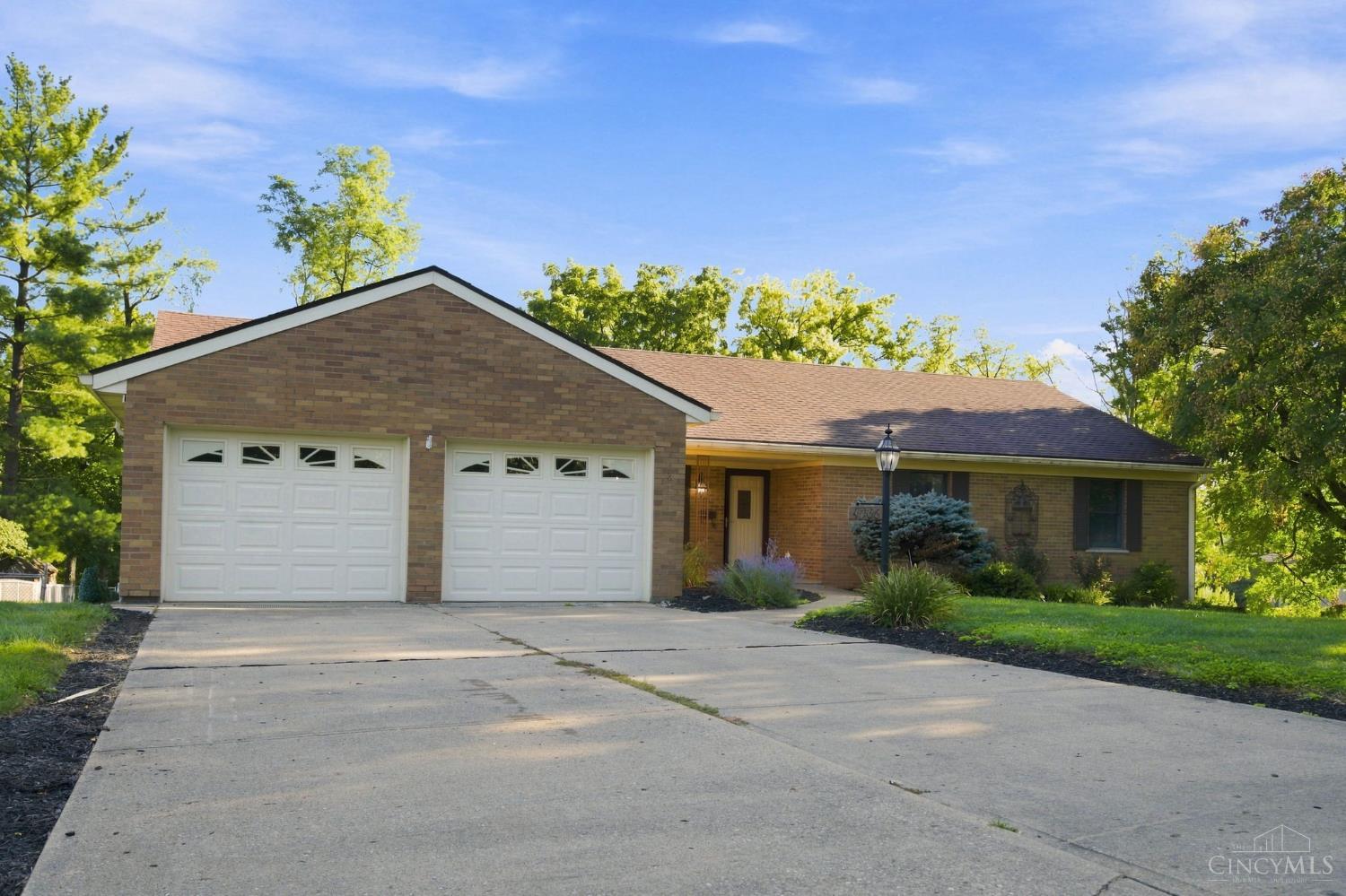2nd image of 4266 Marcrest Dr, Cincinnati, OH 45211 | MLS# 1888969