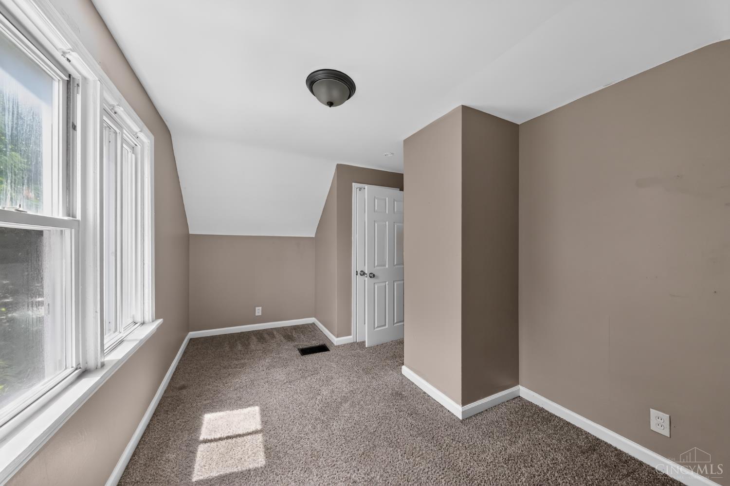 1911 Ashbrook Drive, Cincinnati, OH, 45238 — photo 7