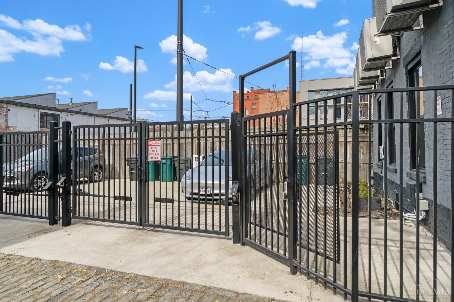 2nd image of 1909 Race St, Cincinnati, OH 45202