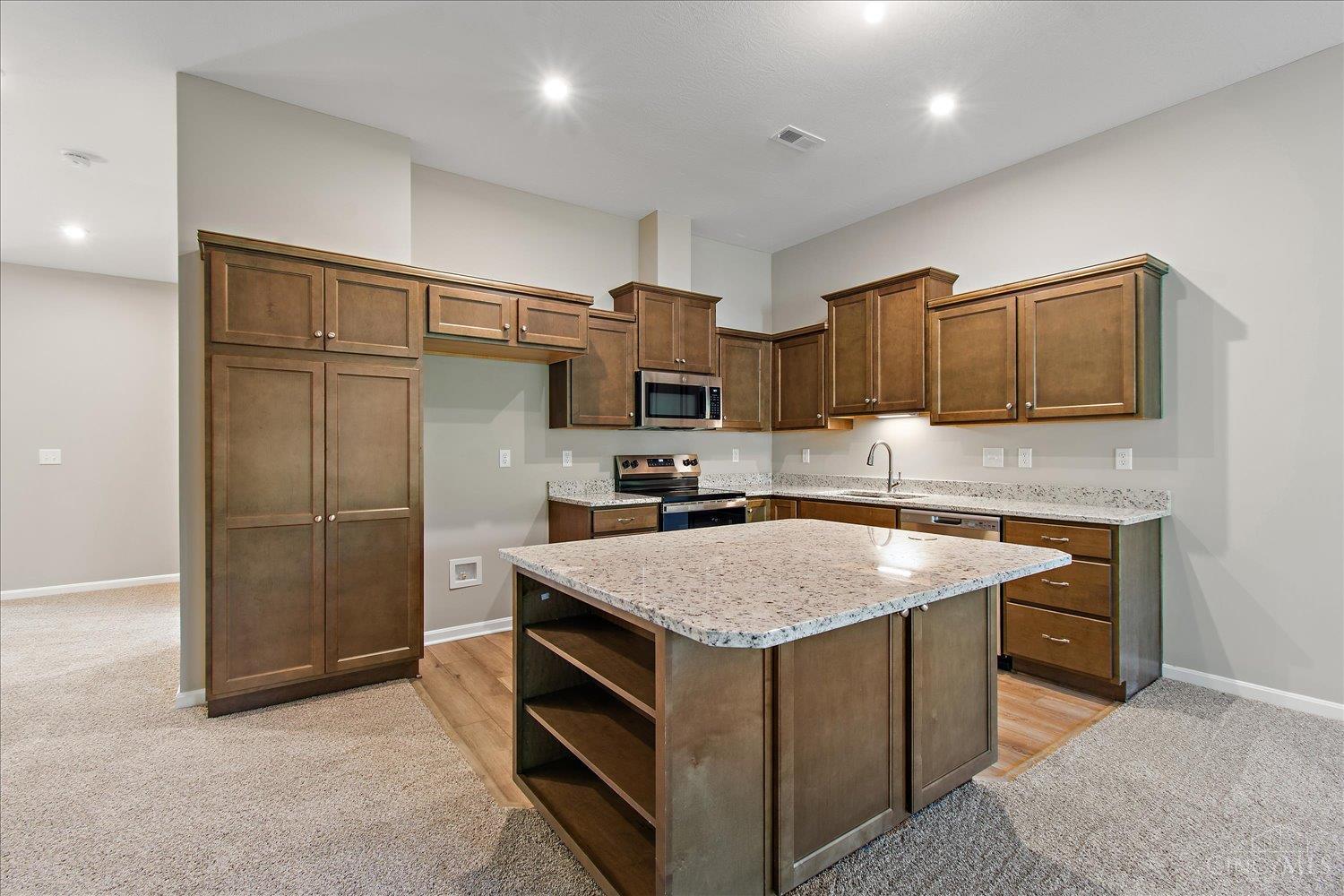 303 Parkview Lane #92303, Miami Twp, OH, 45150 — photo 2