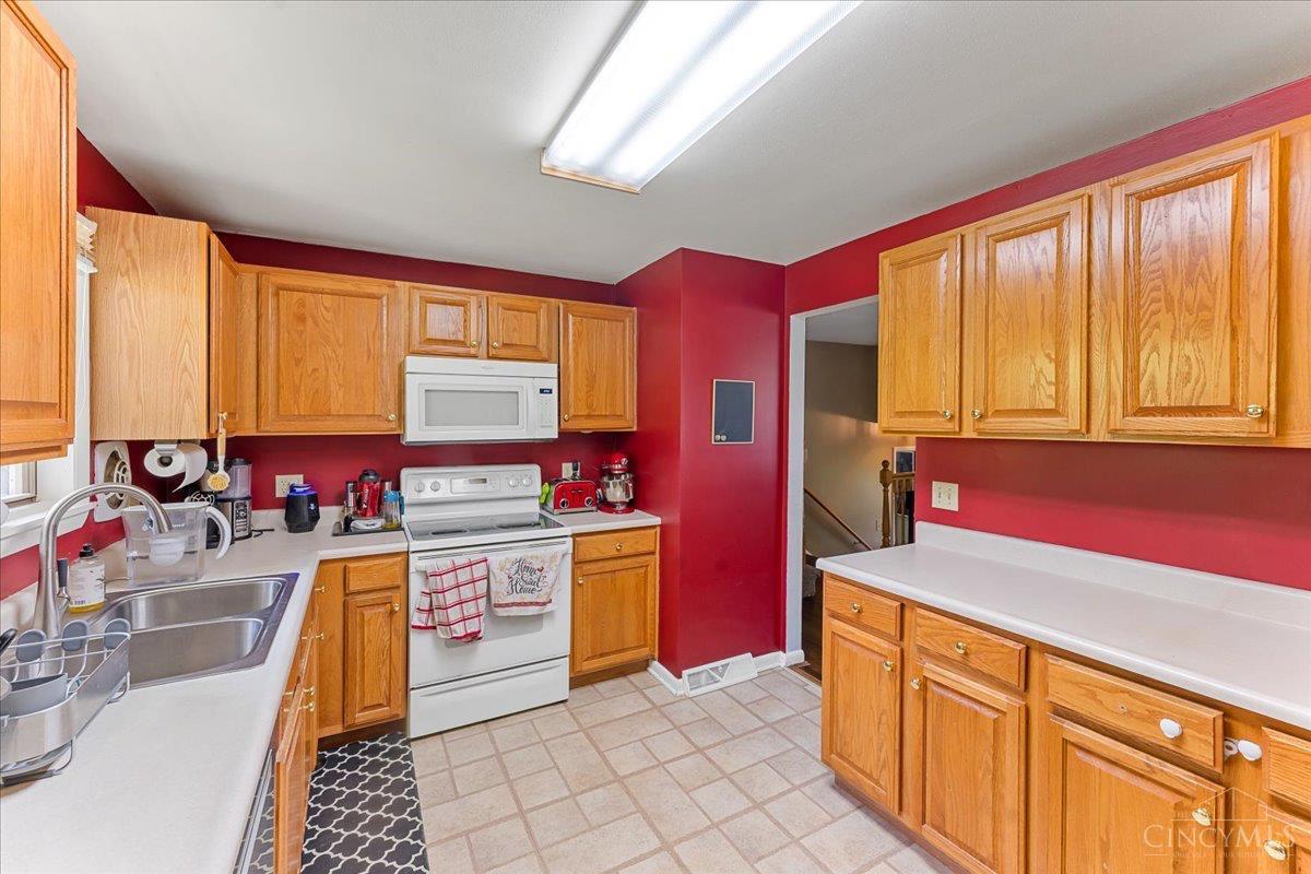 5640 Windridge Drive, Green Twp, OH, 45248 — photo 13