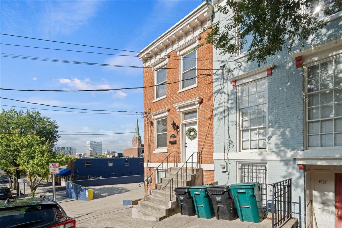 3rd image of 1619 Mansfield St, Cincinnati, OH 45202 | MLS# 1889595