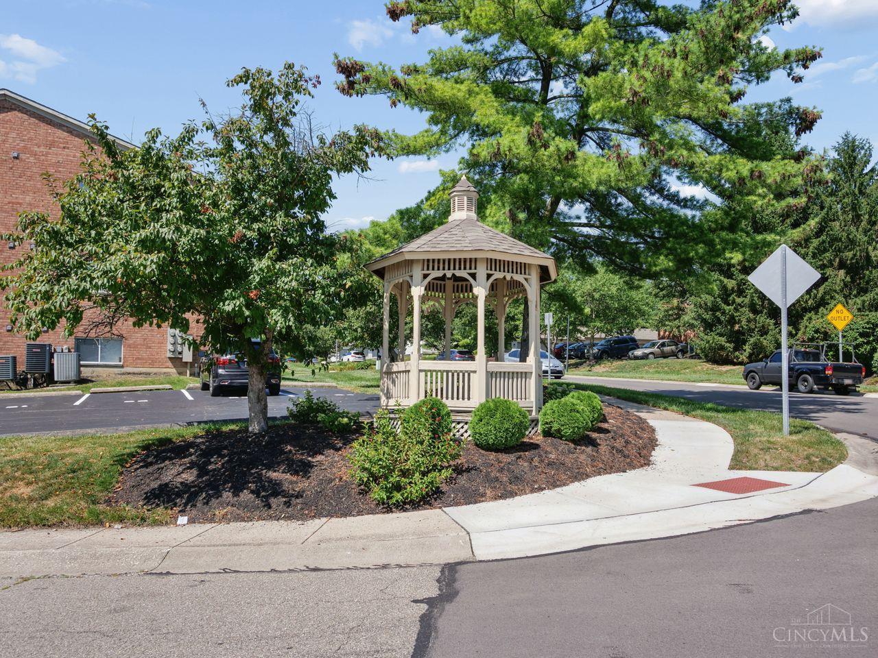 2nd image of 1572 Gelhot Dr, Fairfield, OH 45014