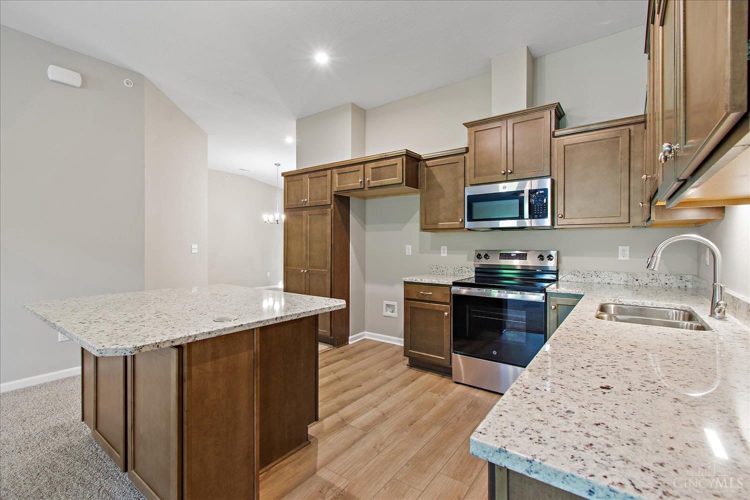 303 Parkview Lane #92303, Miami Twp, OH, 45150 — photo 4