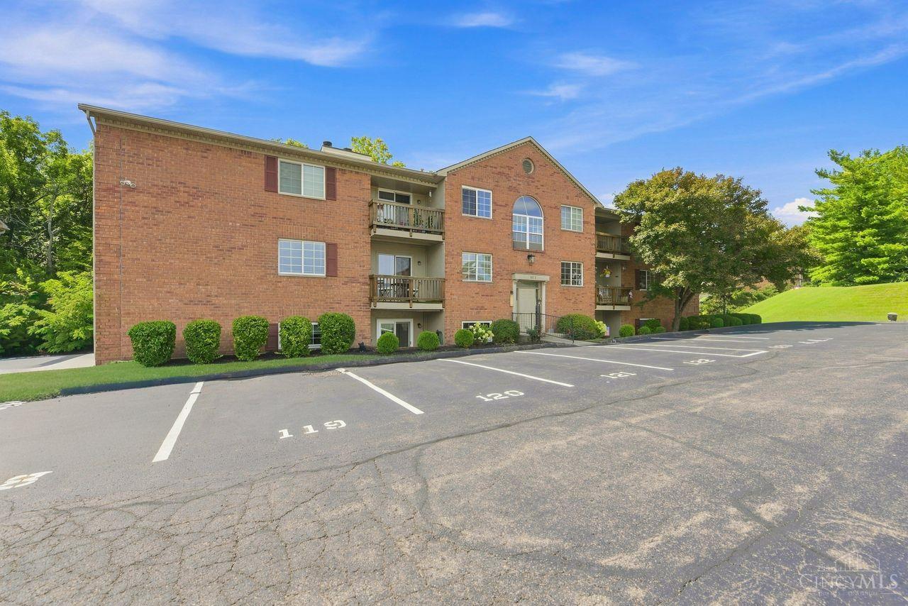 2nd image of 1572 Gelhot Dr #127, Fairfield, OH 45014 | MLS# 1889659