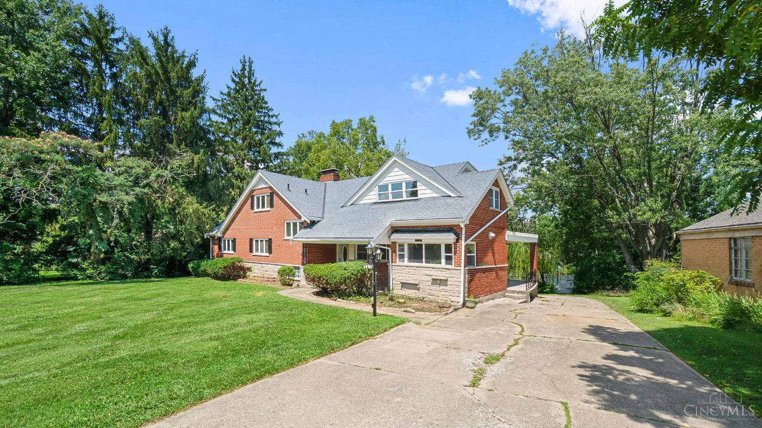 2nd image of 2810 Robers, Cincinnati, OH 45239 | MLS# 1889572