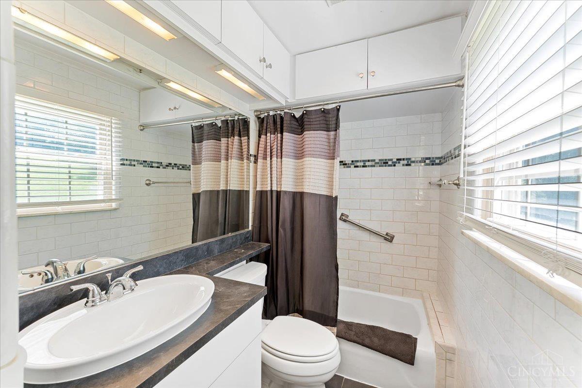 5640 Windridge Drive, Green Twp, OH, 45248 — photo 18