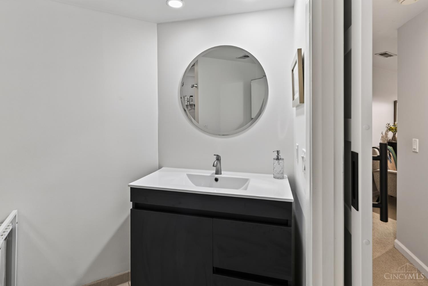 331 Milton Street, Cincinnati, OH, 45202 — photo 31