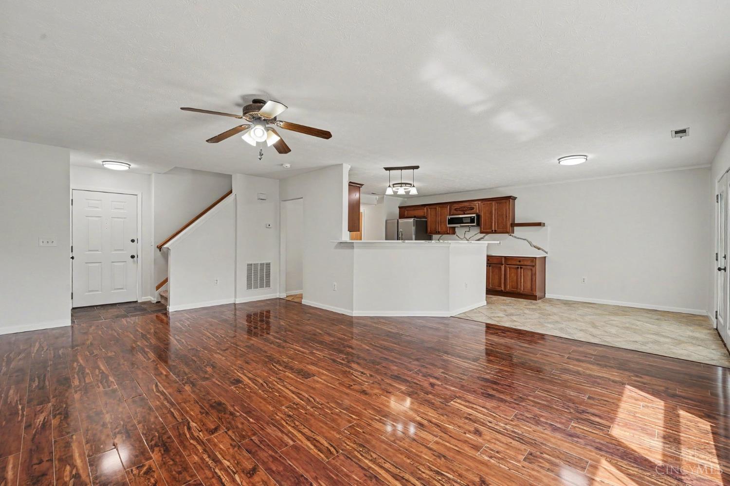 357 Hartford Court, Hamilton Twp, OH, 45039 — photo 6