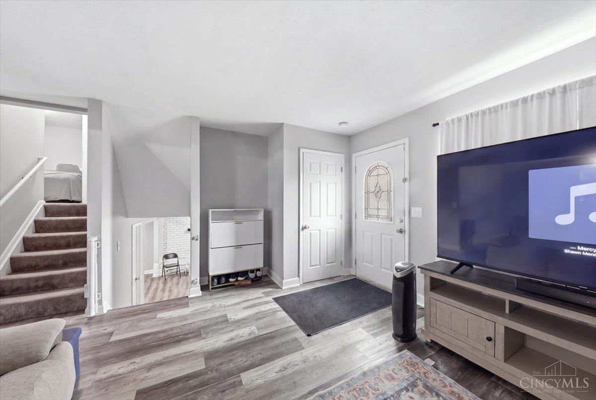 3rd image of 2343 Fairgreen Dr, Green Twp, OH 45238 | MLS# 1889867