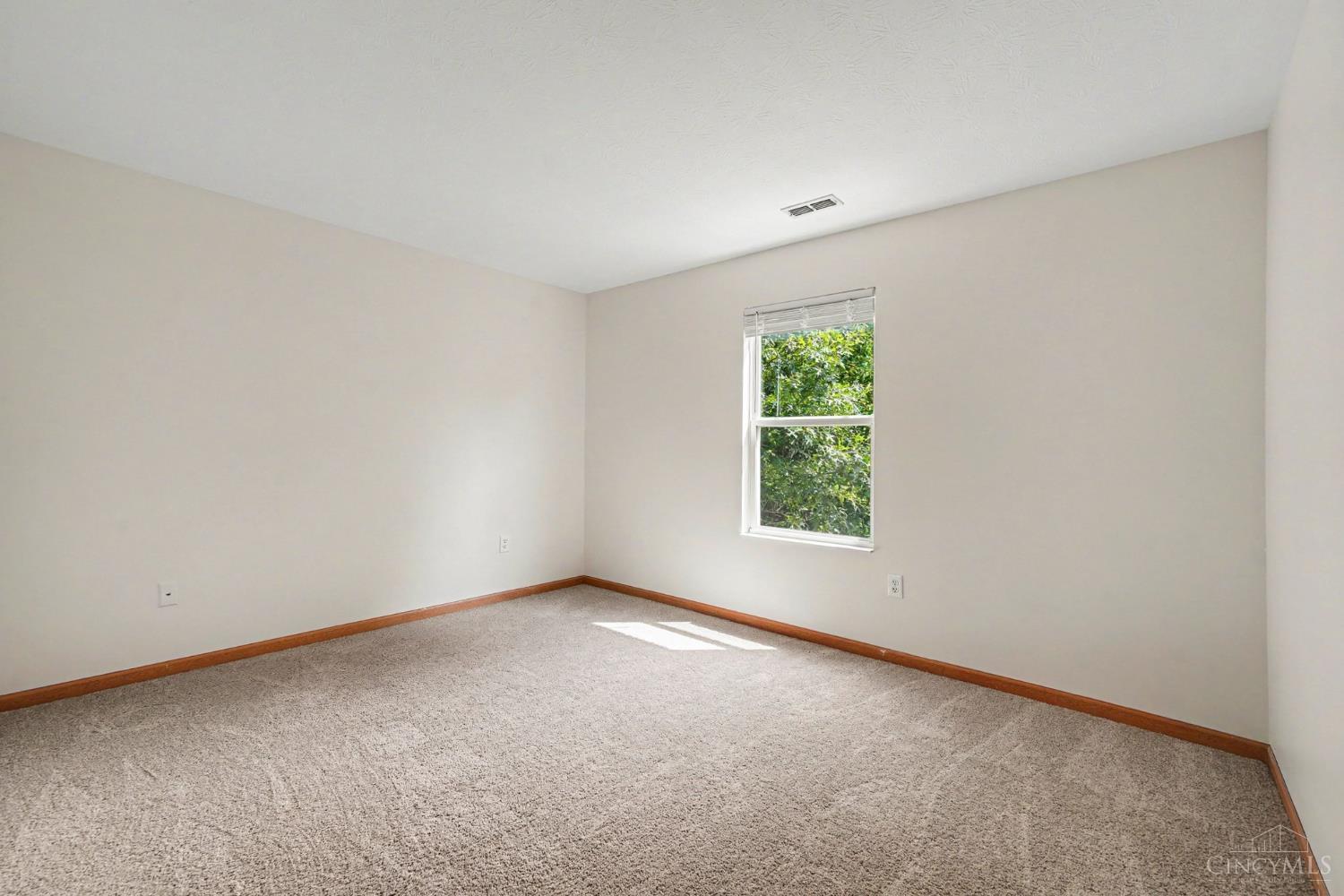 357 Hartford Court, Hamilton Twp, OH, 45039 — photo 19