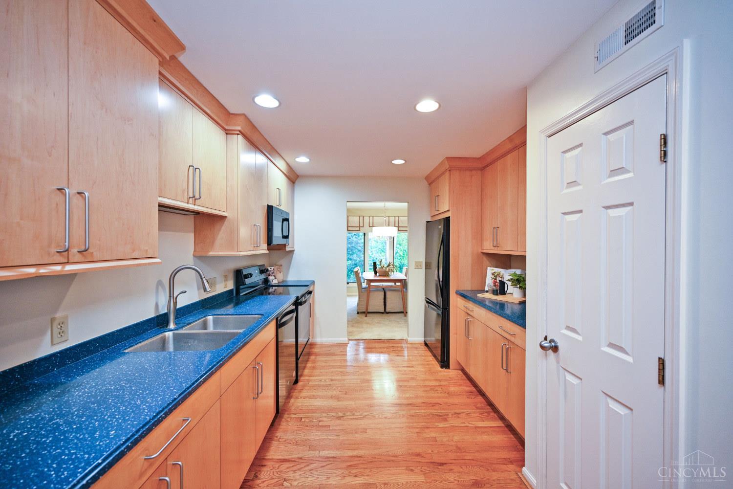 681 Totten Way, Cincinnati, OH, 45226 — photo 15