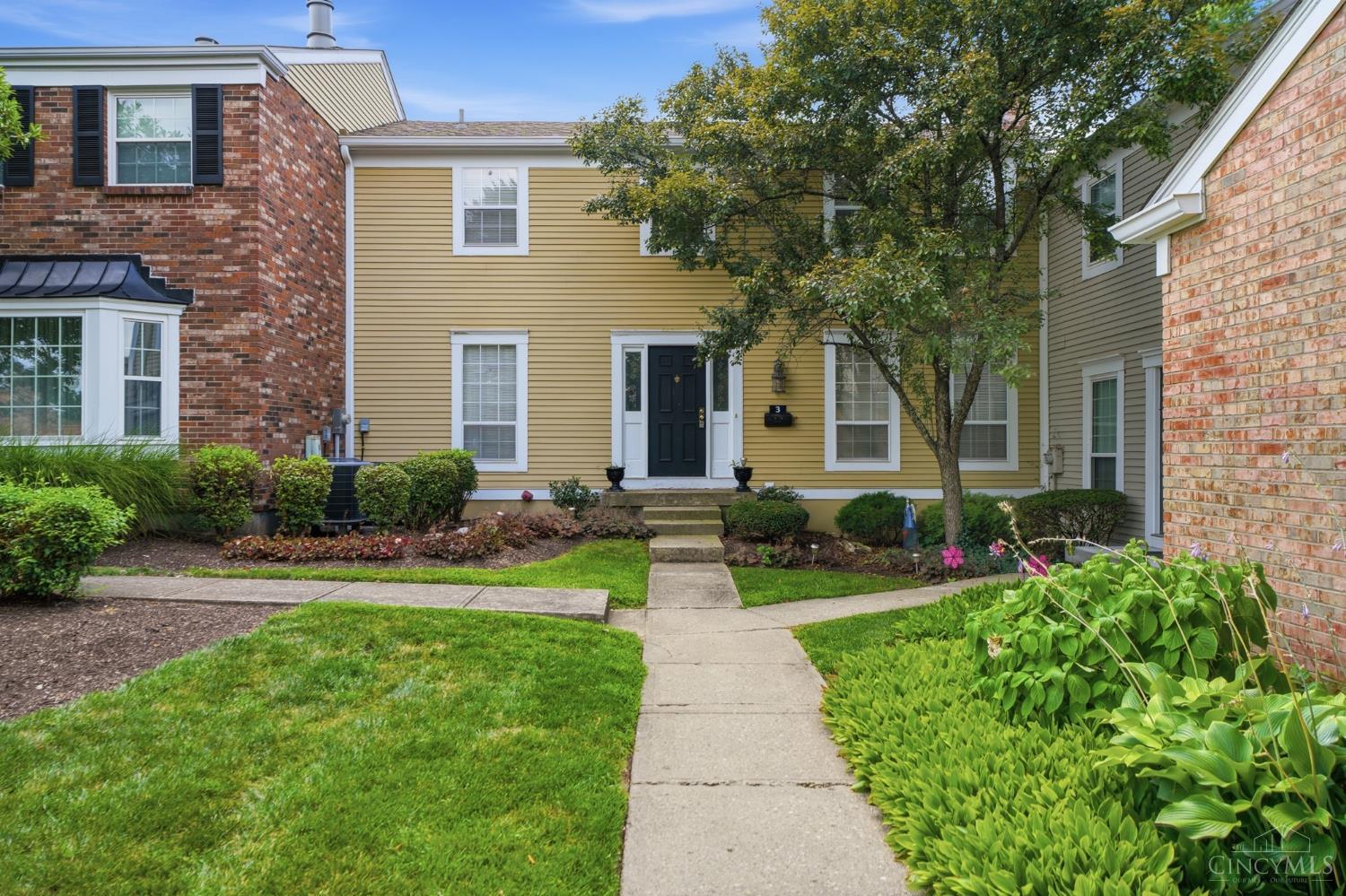1st image of 3 S Applewood Ct, Fairfield, OH 45014 | MLS# 1872528