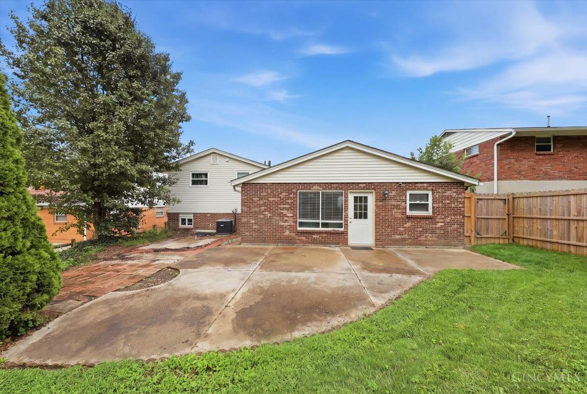 2343 Fairgreen Drive, Green Twp, OH, 45238 — photo 21