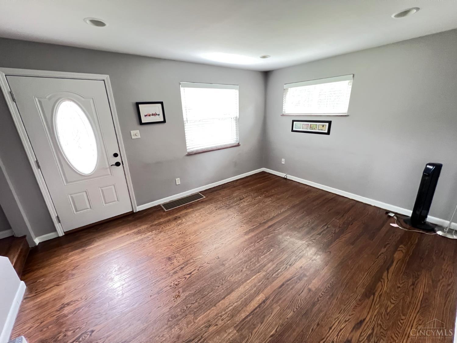 3rd image of 1719 Sanborn Dr, Reading, OH 45215 | MLS# 1888605