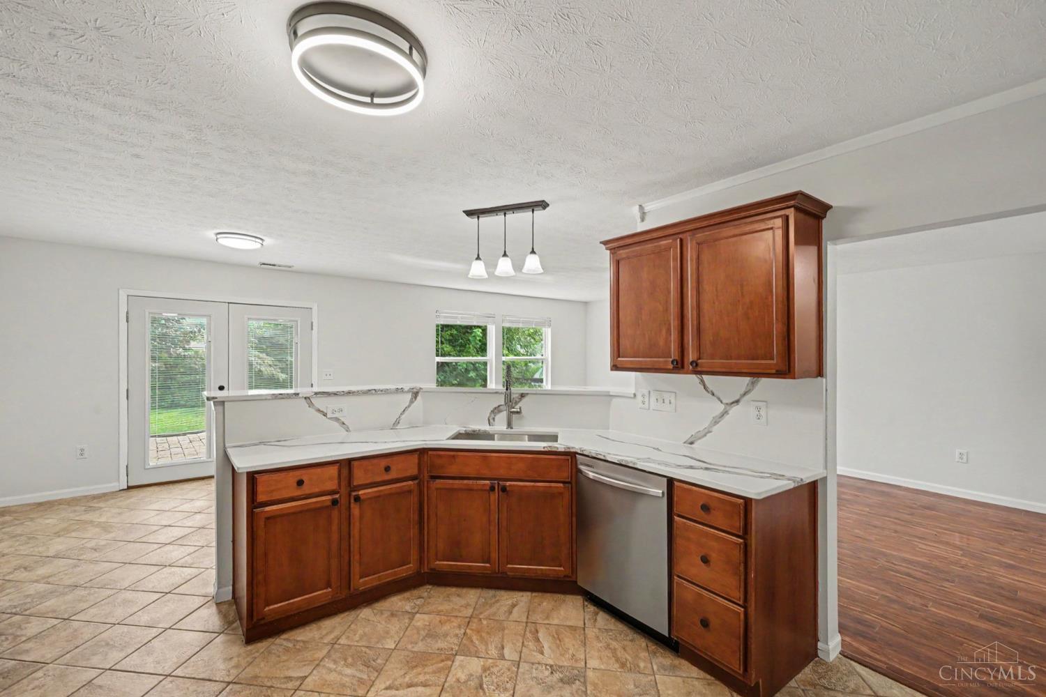 357 Hartford Court, Hamilton Twp, OH, 45039 — photo 11