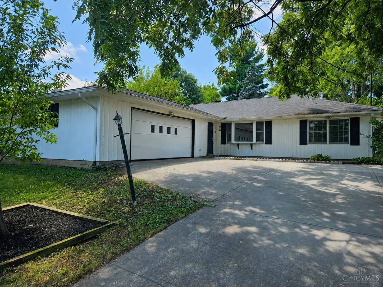 2nd image of 579 W Kemper Rd, Springdale, OH 45246 | MLS# 1889392