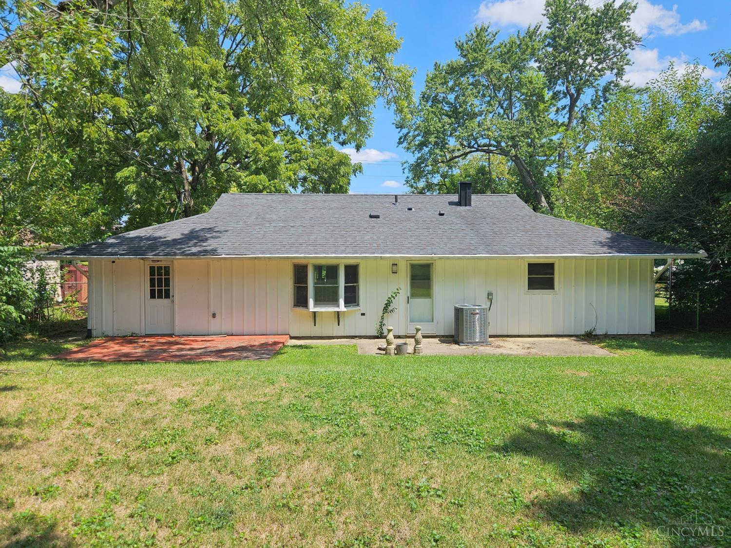 3rd image of 579 W Kemper Rd, Springdale, OH 45246 | MLS# 1889392