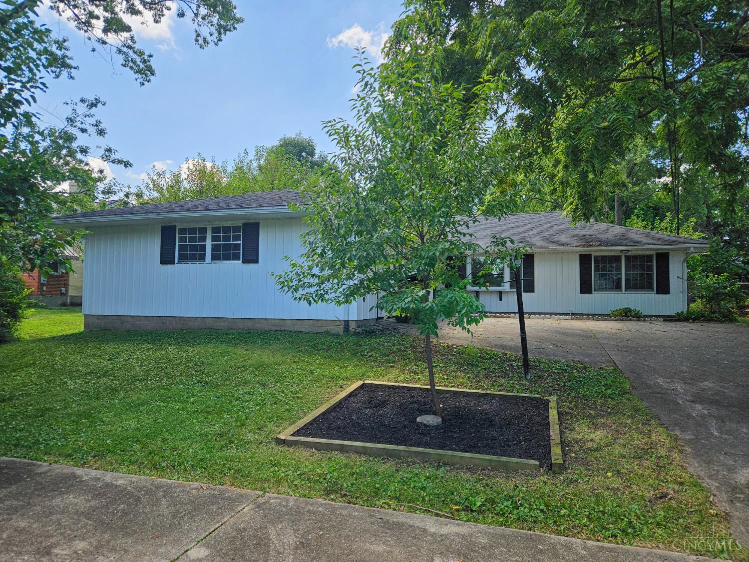 1st image of 579 W Kemper Rd, Springdale, OH 45246 | MLS# 1889392