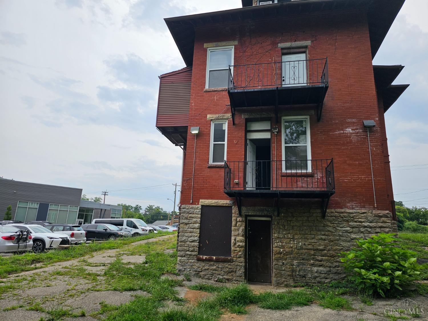 5th image of 3636 Reading Rd, Cincinnati, OH 45229