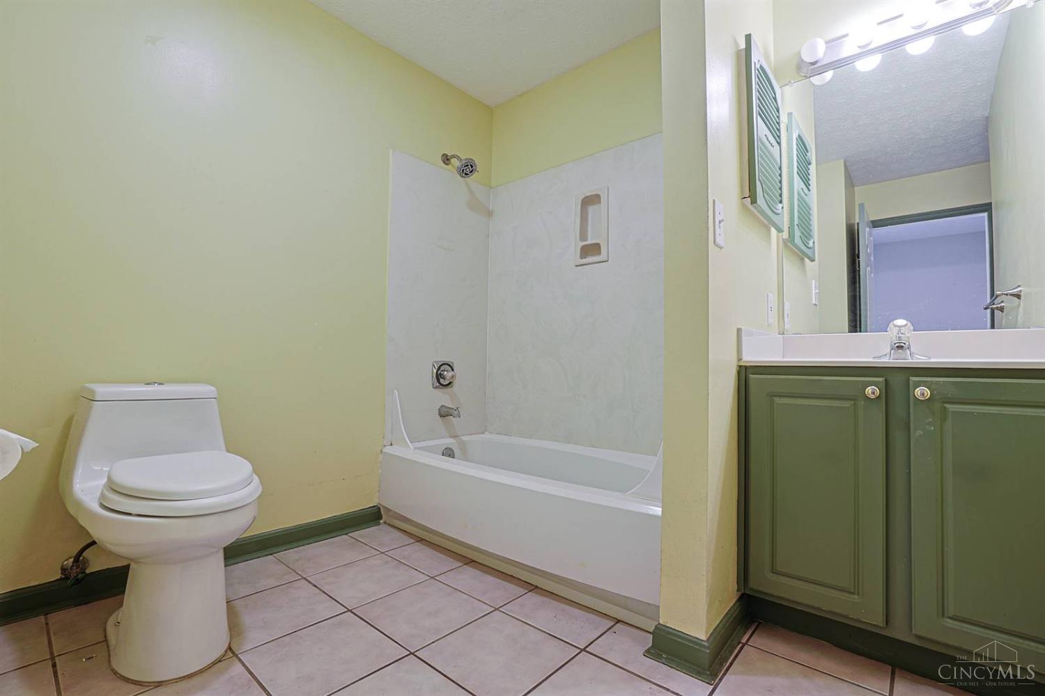 10555 Montgomery Road #35, Montgomery, OH, 45242 — photo 19