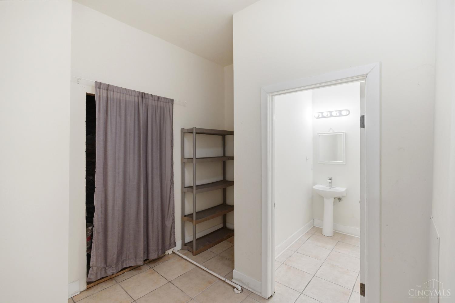 2212 Ravine Street, Cincinnati, OH, 45219 — photo 9