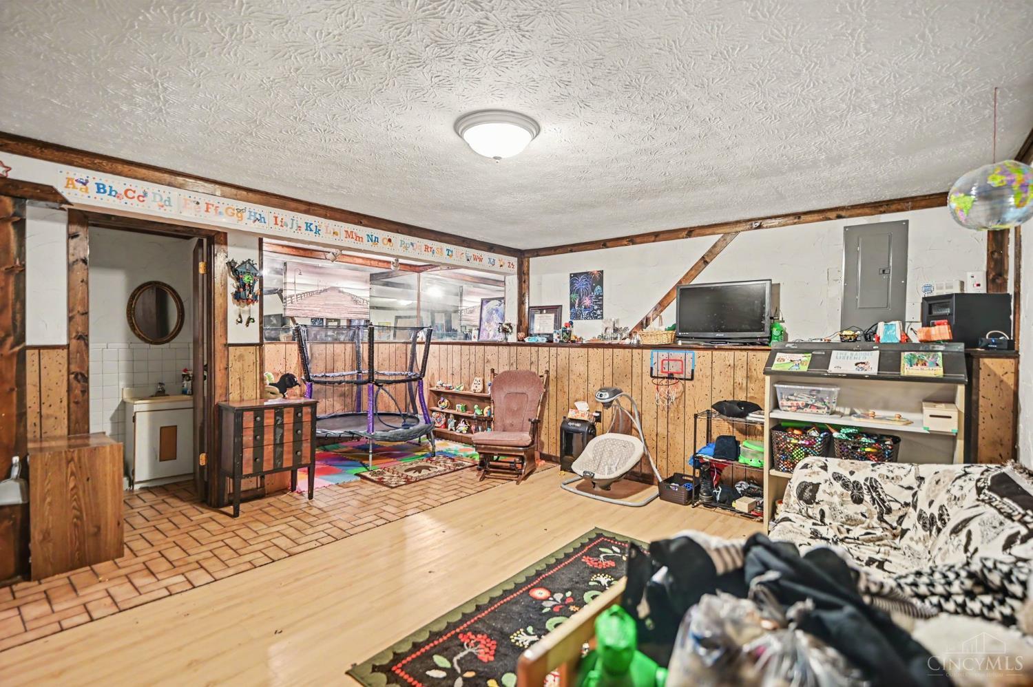 24 Judiann Court, Reading, OH, 45215