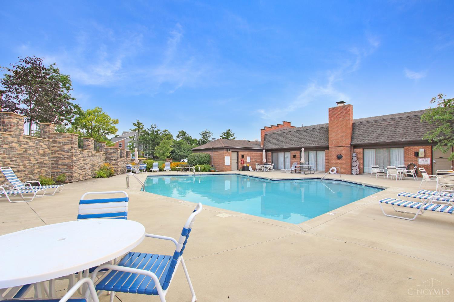 2nd image of 1602 Pine Tree Ln, West Carrollton, OH 45449