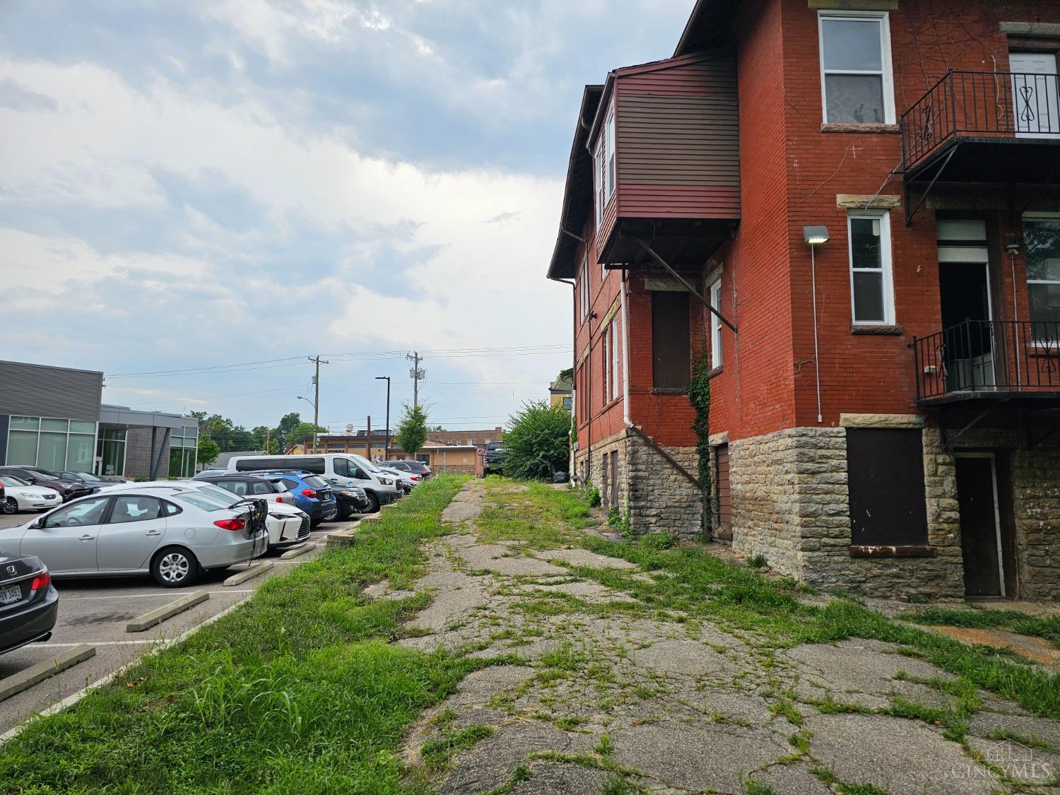 4th image of 3636 Reading Rd, Cincinnati, OH 45229