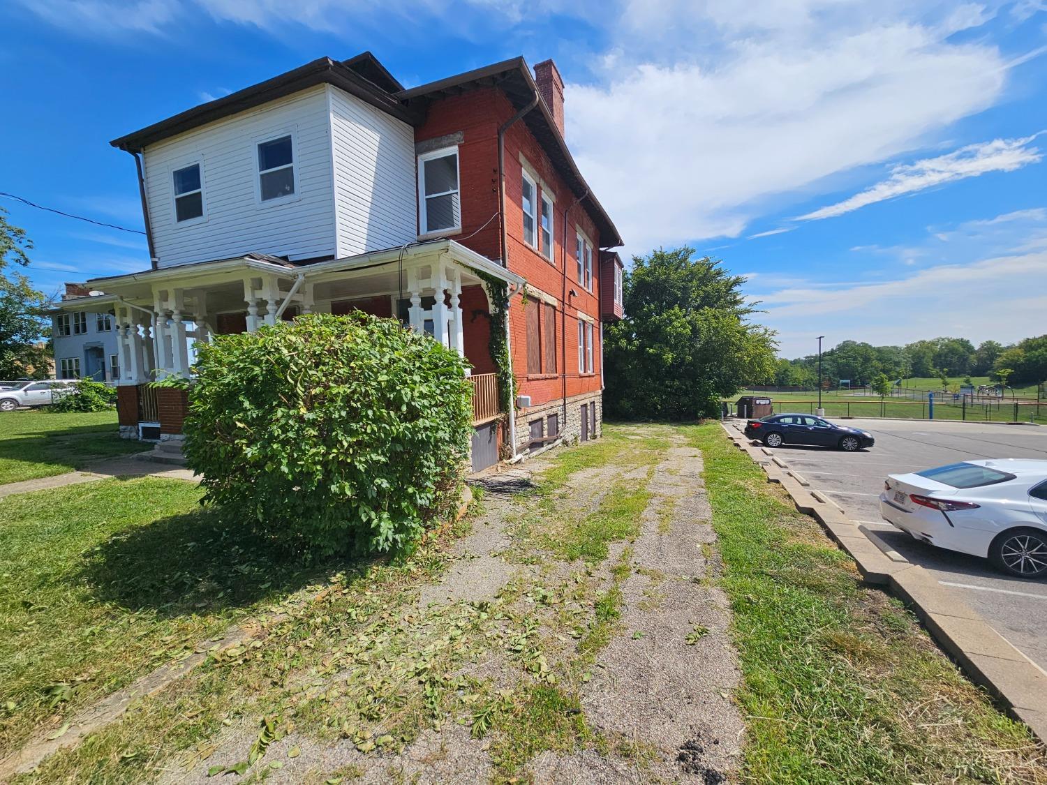 3rd image of 3636 Reading Rd, Cincinnati, OH 45229