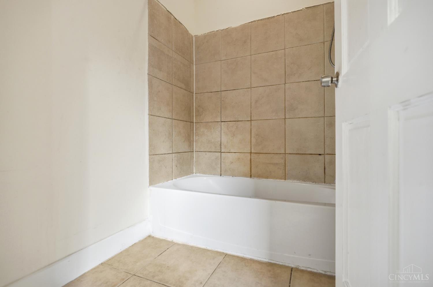 2212 Ravine Street, Cincinnati, OH, 45219 — photo 14