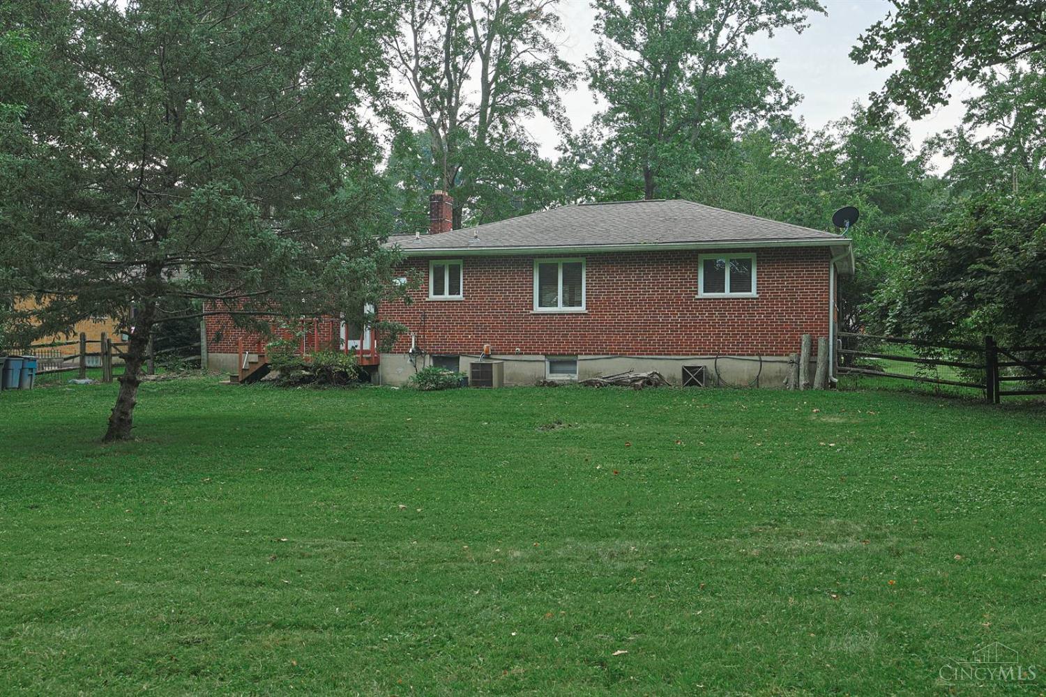 11th image of 5240 Myerdale Dr, Blue Ash, OH 45242 | MLS# 1890192