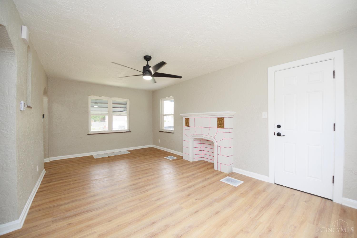 4th image of 3952 Race Rd, Green Twp, OH 45211 | MLS# 1890200
