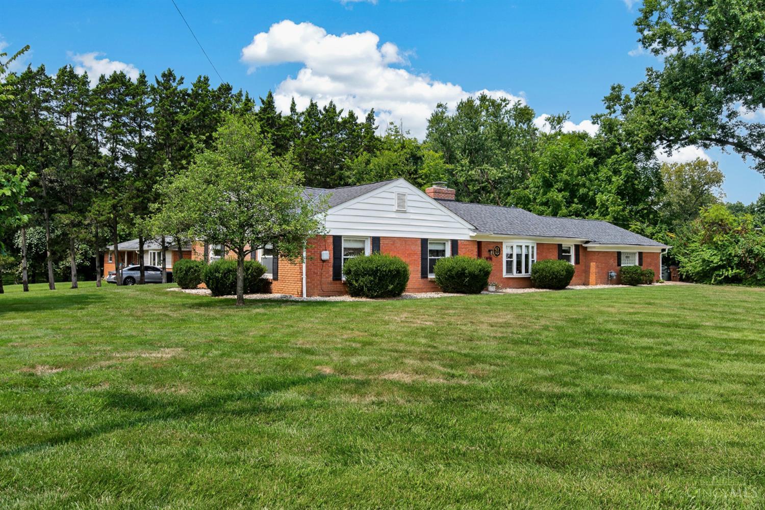 4th image of 1028 Newcastle Dr, Springfield Twp., OH 45231 | MLS# 1889706