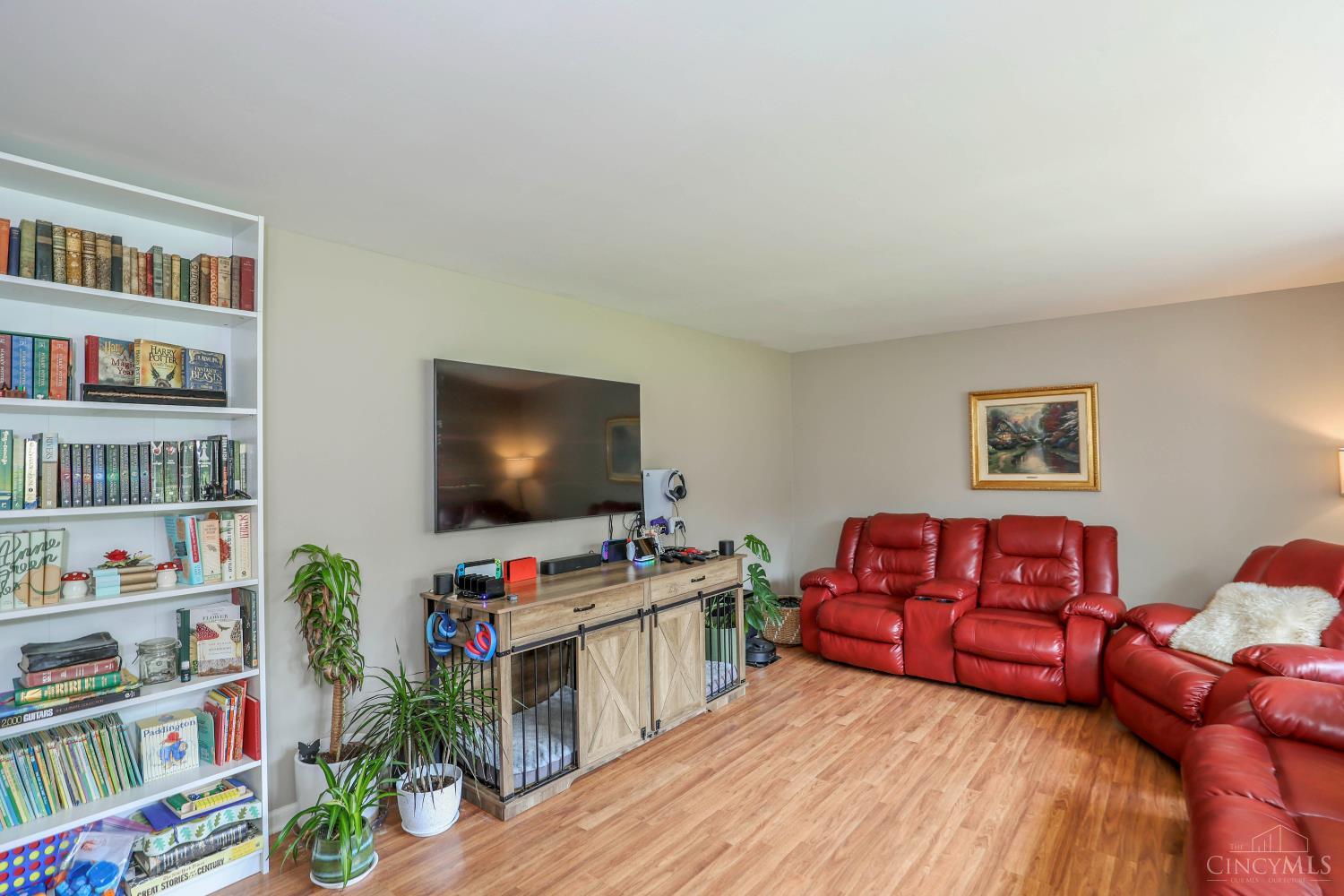 Photo 3 of Sale Pending at 302 Apache Trl, Loveland, OH 45140 | MLS# 1889535 | Listing updated on 2026-09-13