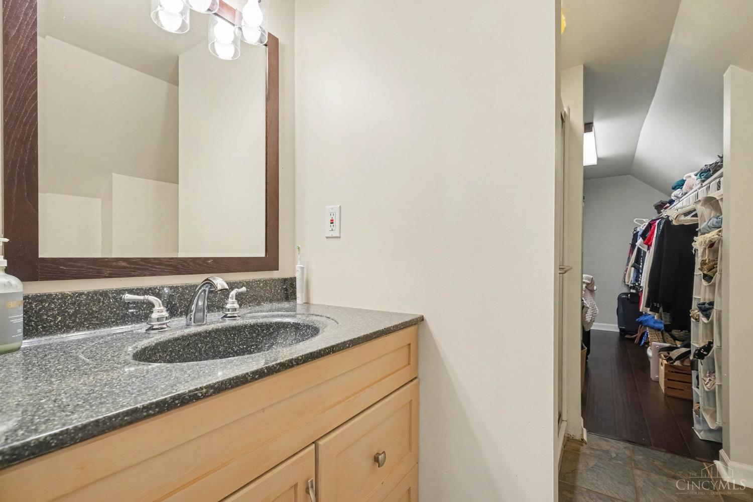 6301 Cambridge Avenue, Cincinnati, OH, 45230