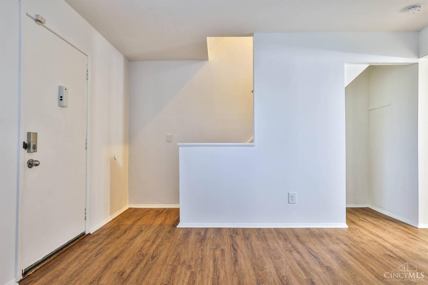 3rd image of 1556 Meredith Dr #1, Springfield Twp., OH 45231 | MLS# 1890128
