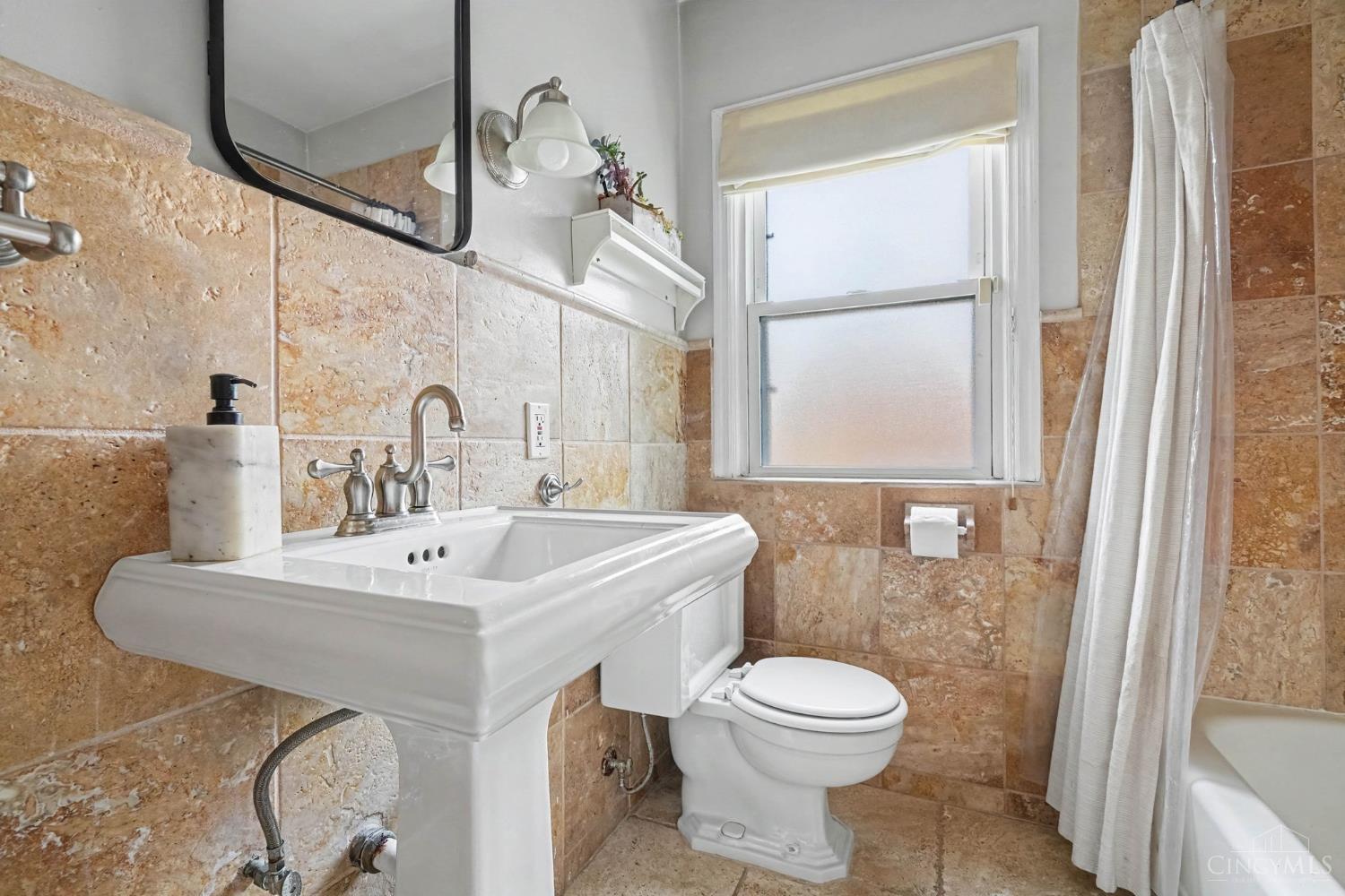 6301 Cambridge Avenue, Cincinnati, OH, 45230