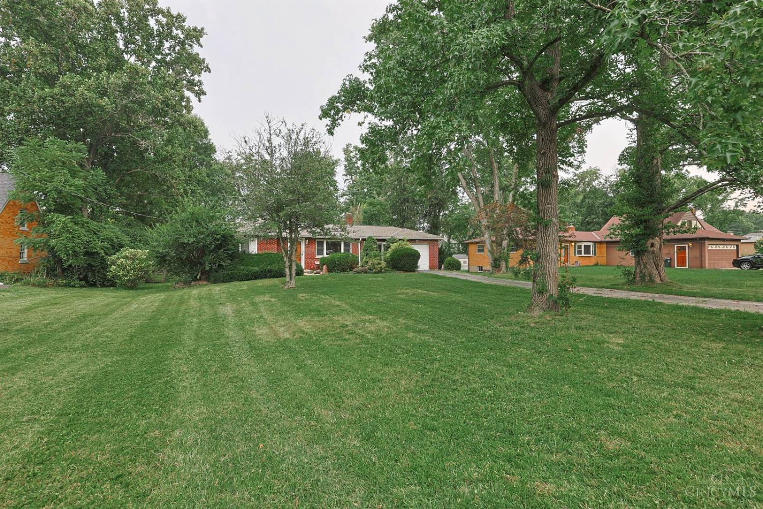 2nd image of 5240 Myerdale Dr, Blue Ash, OH 45242 | MLS# 1890192