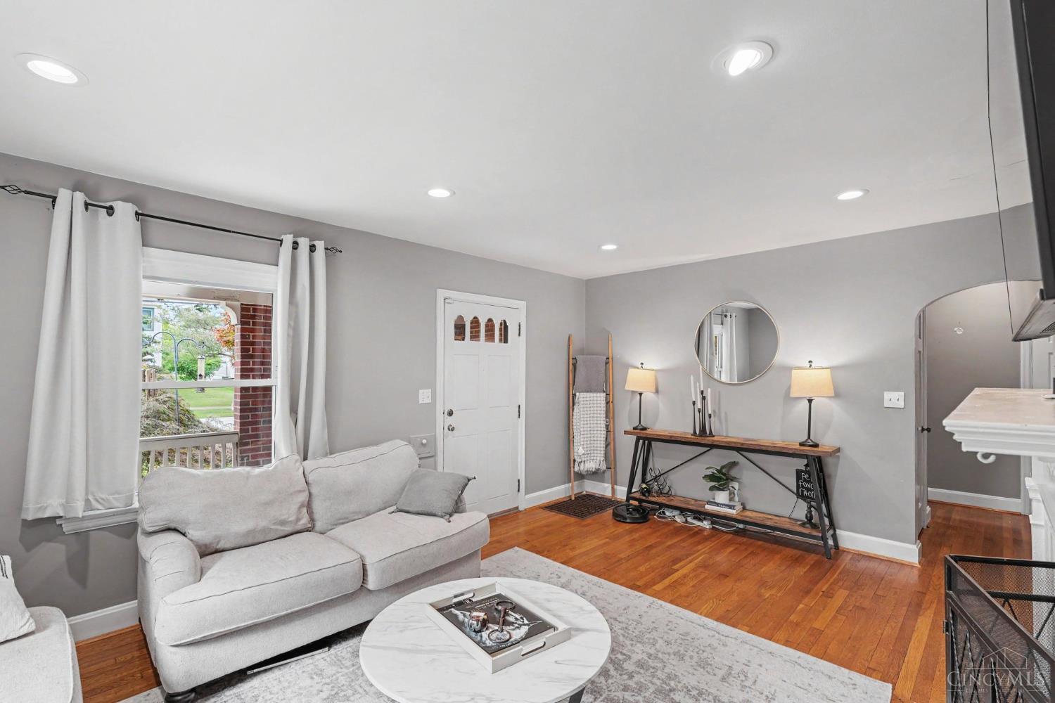 6301 Cambridge Avenue, Cincinnati, OH, 45230